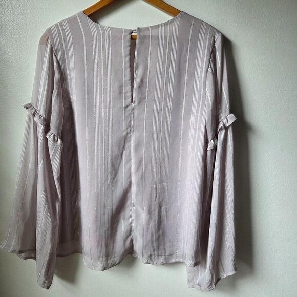 NWT LUSH V NECK LONGSLEEVES TOP SILVER THREAD SIZE SMALL - Picture 2 of 13